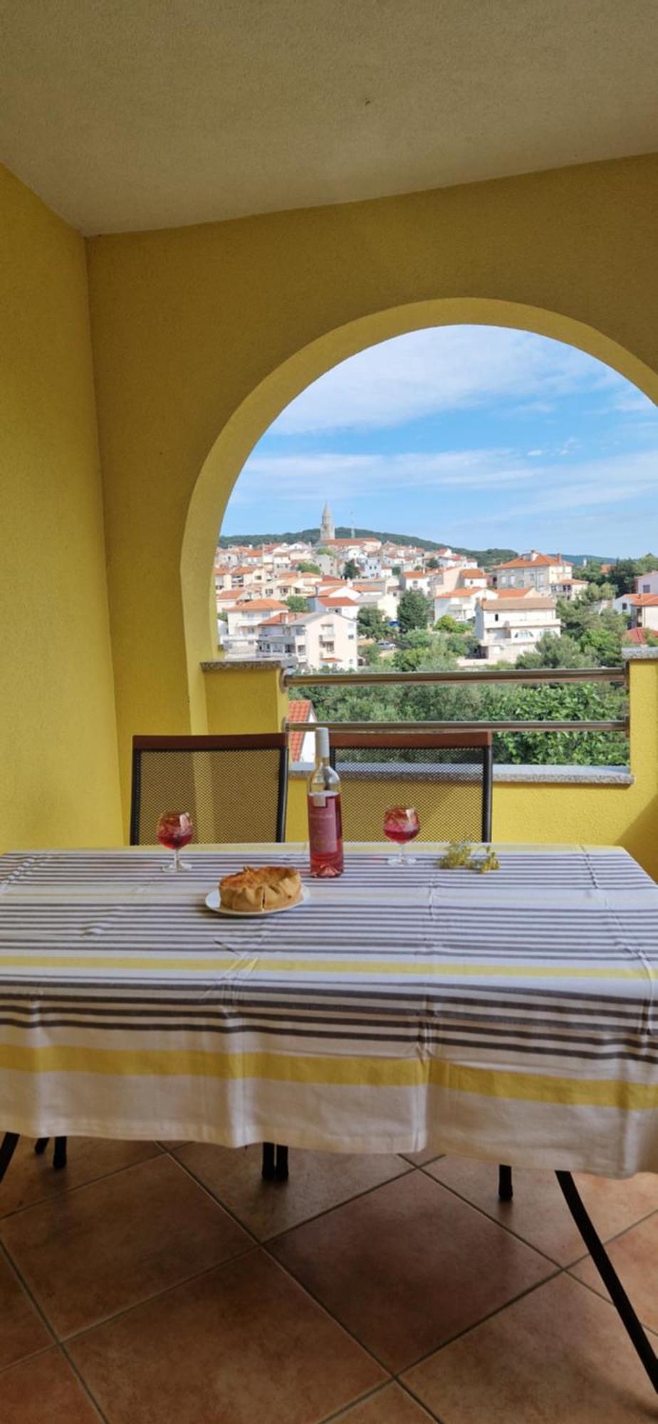 Appartamento Sunce Vrbnik Esterno foto